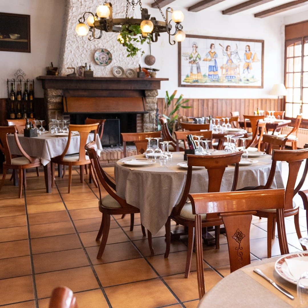 Sala amb llar de foc de La Borda d'en Manel