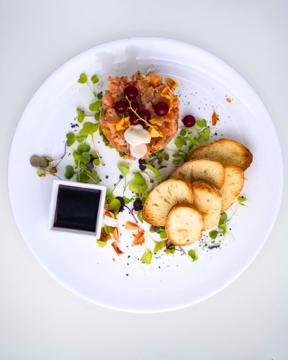 Terrassa amb vistes al port de Roda de Berà